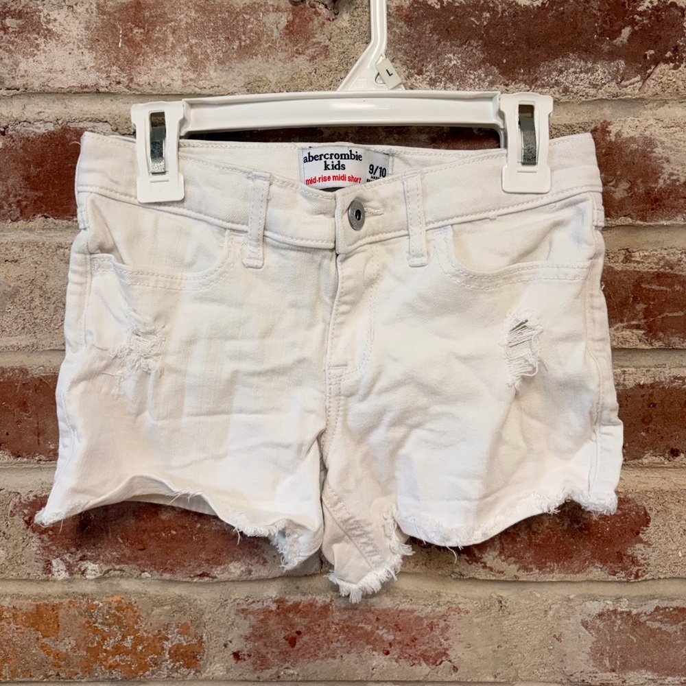 Abercrombie Kids White Frayed Jean Shorts size 9-10